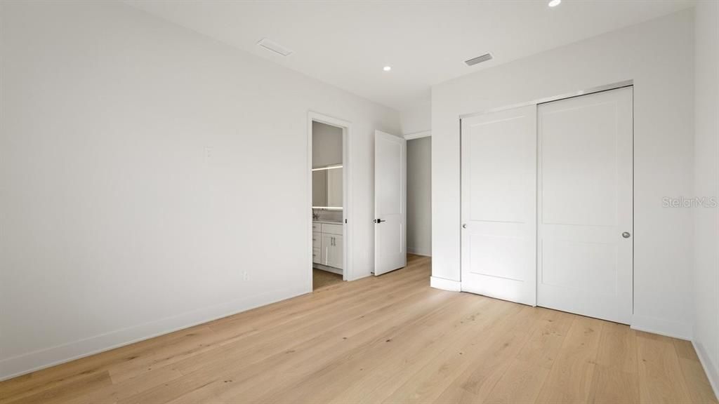 En Venta: $2,199,900 (4 camas, 4 baños, 3723 Pies cuadrados)