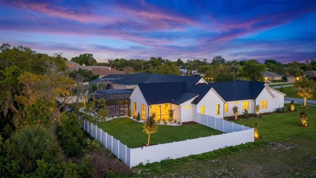 En Venta: $2,199,900 (4 camas, 4 baños, 3723 Pies cuadrados)