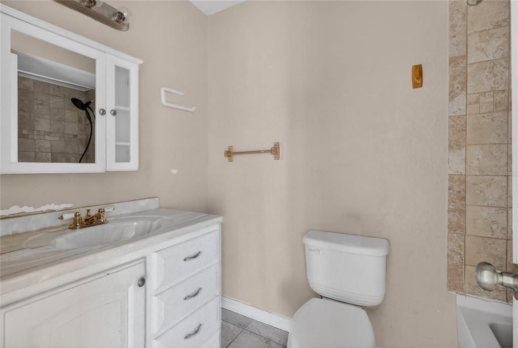 En Venta: $285,000 (3 camas, 2 baños, 1283 Pies cuadrados)