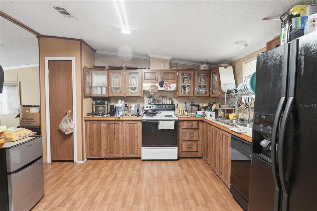 Activo con contrato: $280,000 (3 camas, 2 baños, 1485 Pies cuadrados)