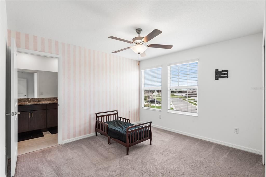For Sale: $429,000 (5 beds, 3 baths, 3255 Square Feet)
