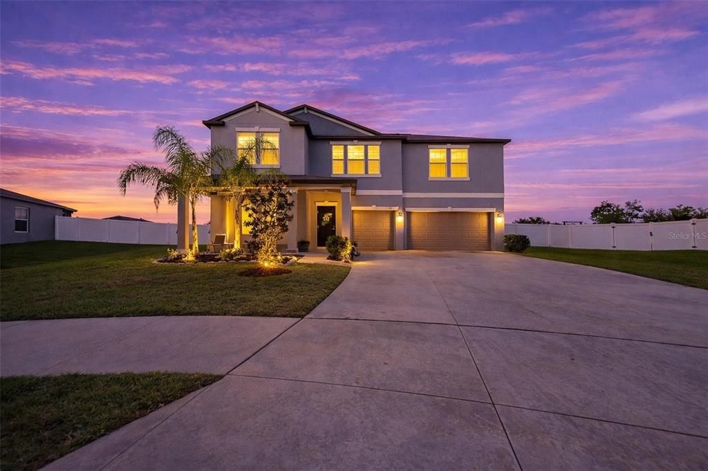 For Sale: $429,000 (5 beds, 3 baths, 3255 Square Feet)