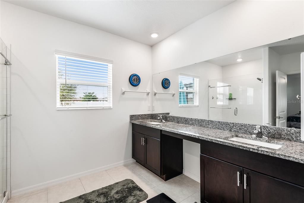 For Sale: $429,000 (5 beds, 3 baths, 3255 Square Feet)