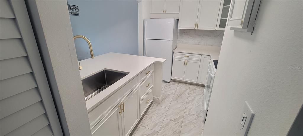 В аренду: $1,600 (2 спален, 2 ванн, 897 Квадратных фут)