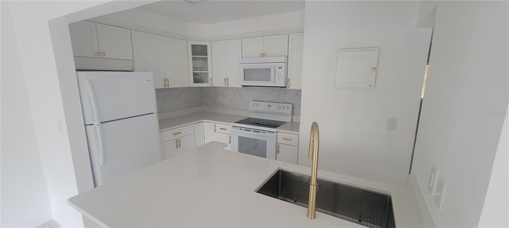 В аренду: $1,600 (2 спален, 2 ванн, 897 Квадратных фут)