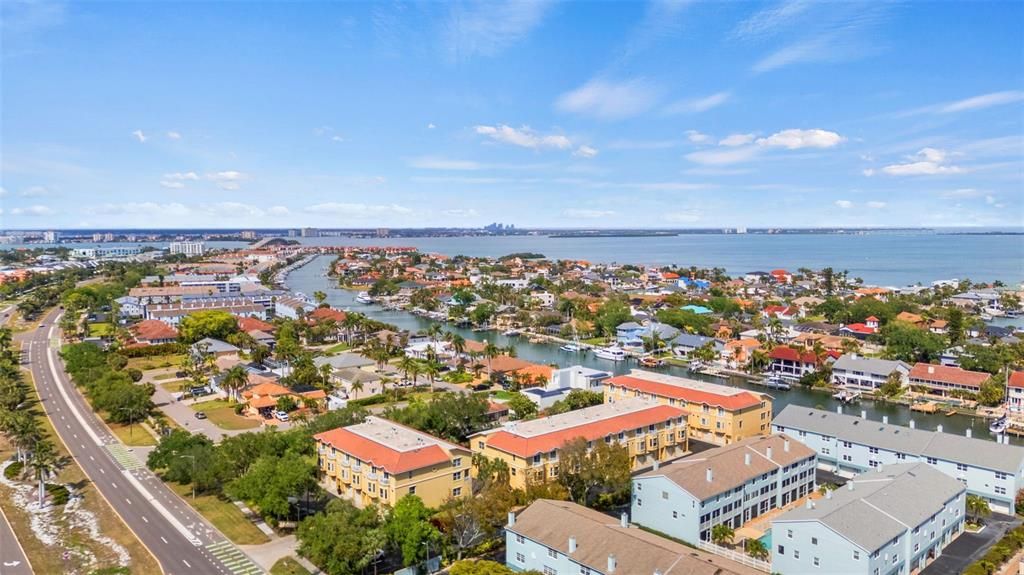 На продажу: $995,000 (3 спален, 3 ванн, 2215 Квадратных фут)