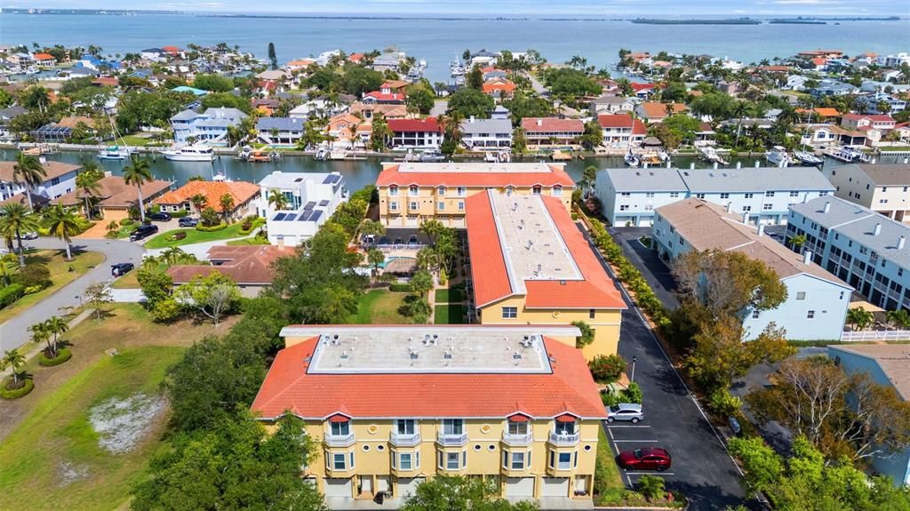 На продажу: $995,000 (3 спален, 3 ванн, 2215 Квадратных фут)