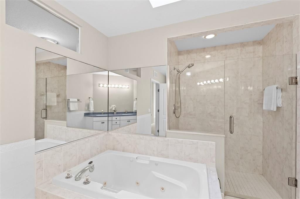 На продажу: $995,000 (3 спален, 3 ванн, 2215 Квадратных фут)