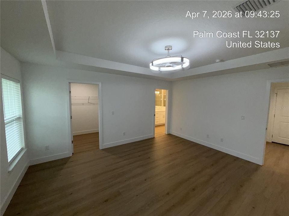 For Rent: $2,100 (3 beds, 2 baths, 1716 Square Feet)