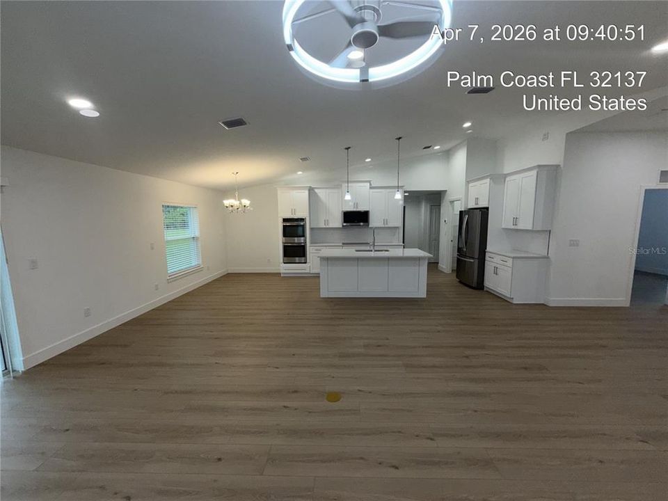 For Rent: $2,100 (3 beds, 2 baths, 1716 Square Feet)