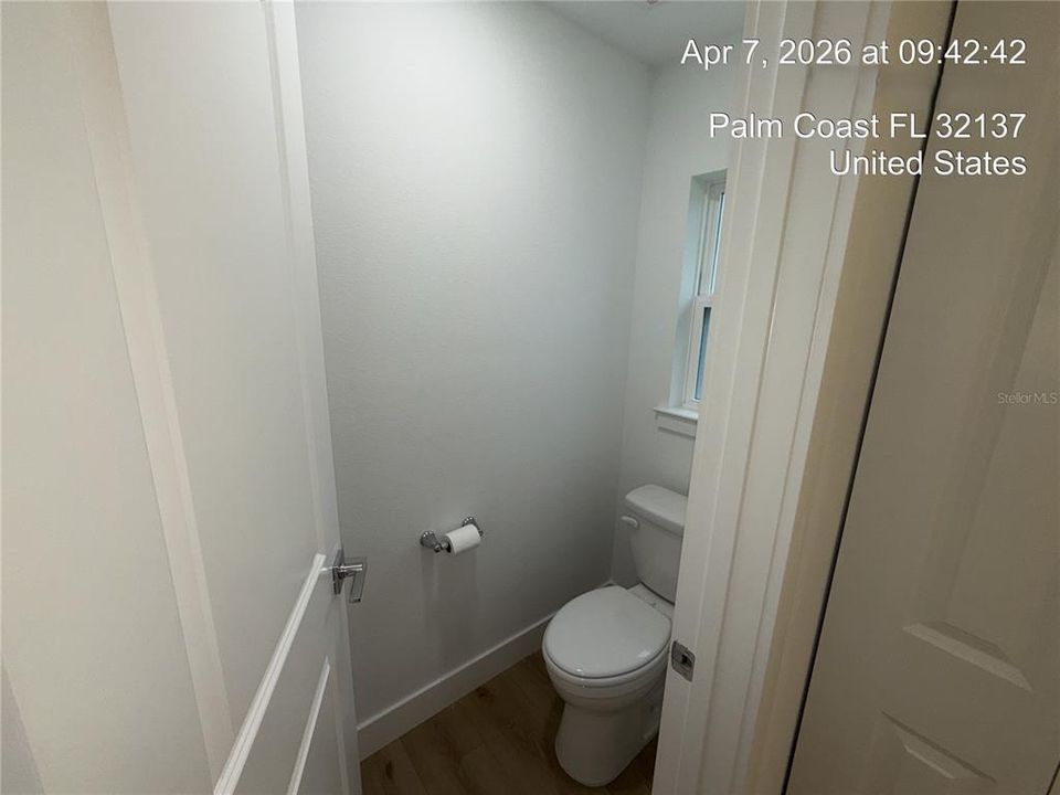 For Rent: $2,100 (3 beds, 2 baths, 1716 Square Feet)