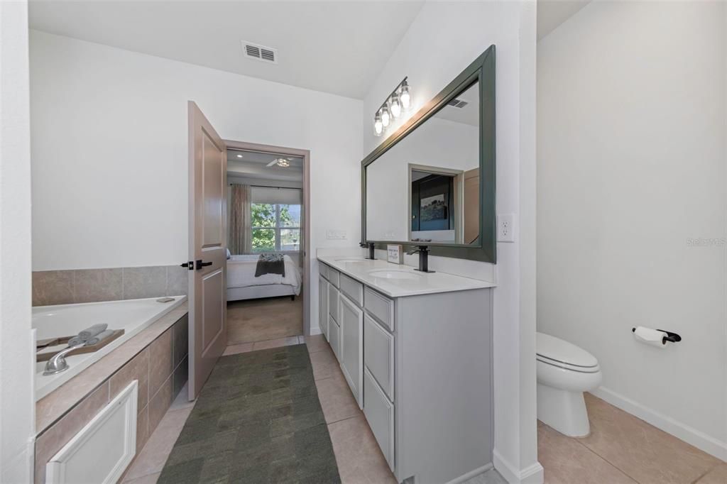 For Sale: $549,000 (4 beds, 2 baths, 2386 Square Feet)