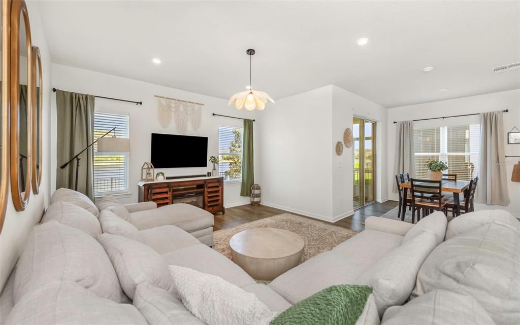 For Sale: $549,000 (4 beds, 2 baths, 2386 Square Feet)