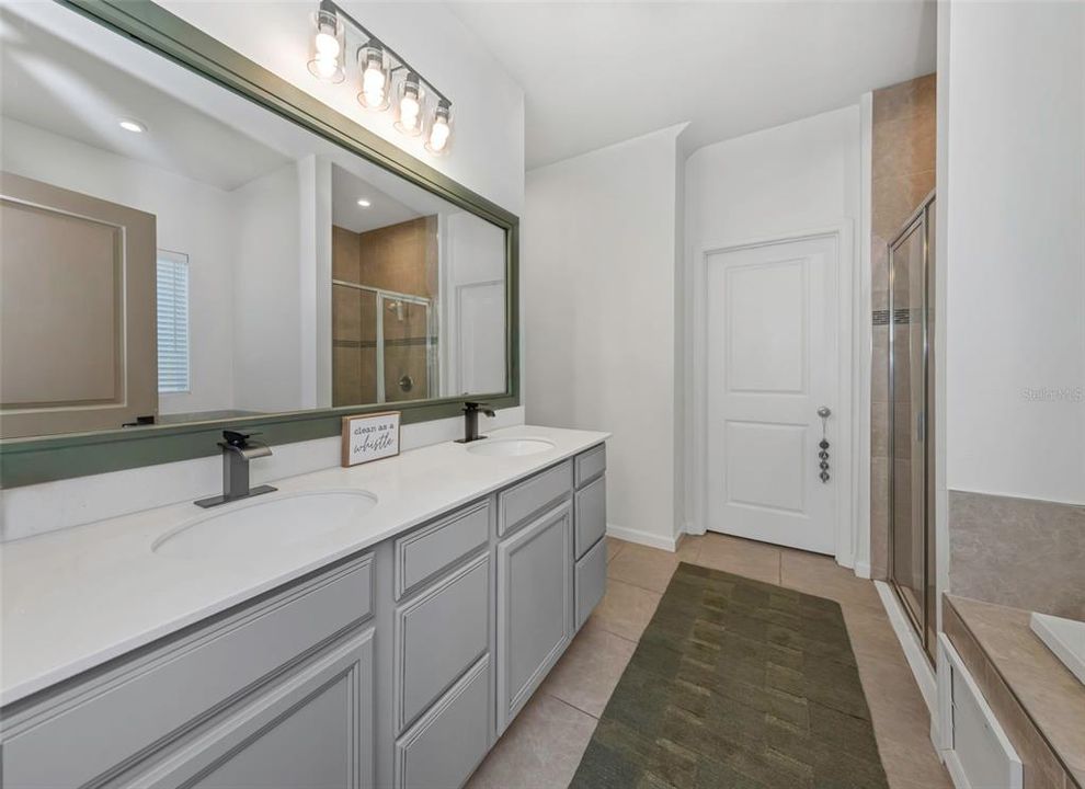For Sale: $549,000 (4 beds, 2 baths, 2386 Square Feet)
