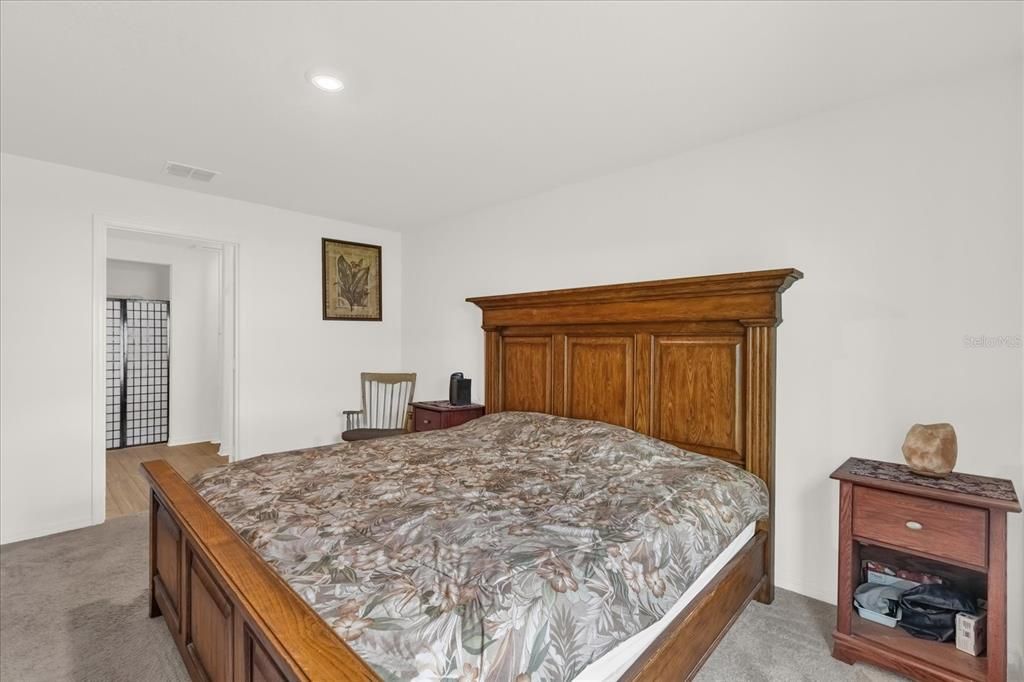 Activo con contrato: $225,000 (3 camas, 2 baños, 1378 Pies cuadrados)