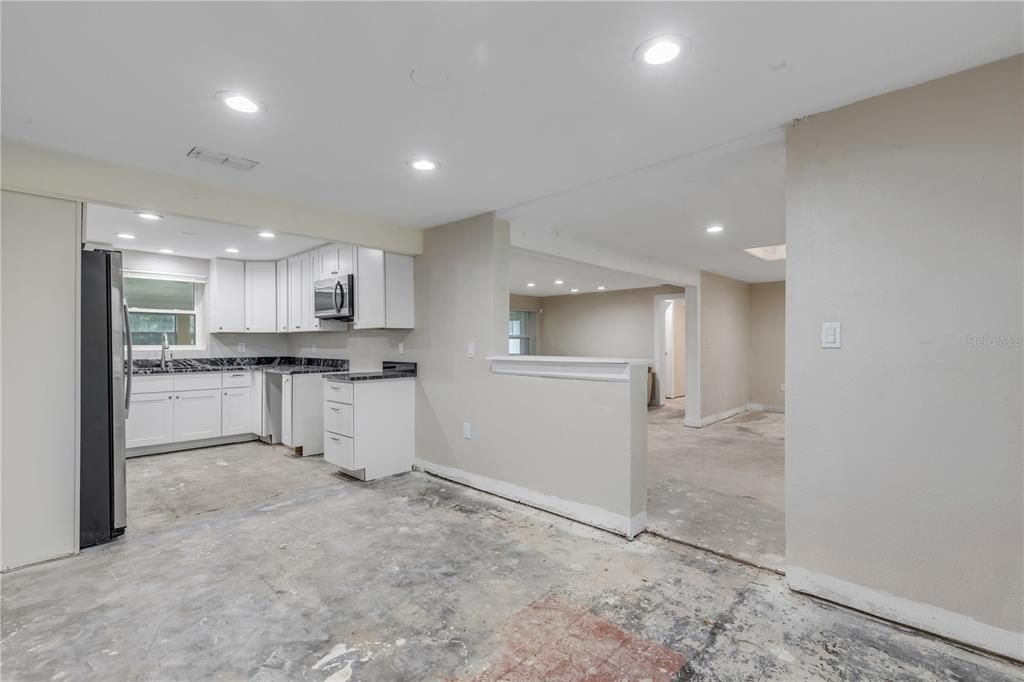 For Sale: $239,000 (3 beds, 2 baths, 1560 Square Feet)