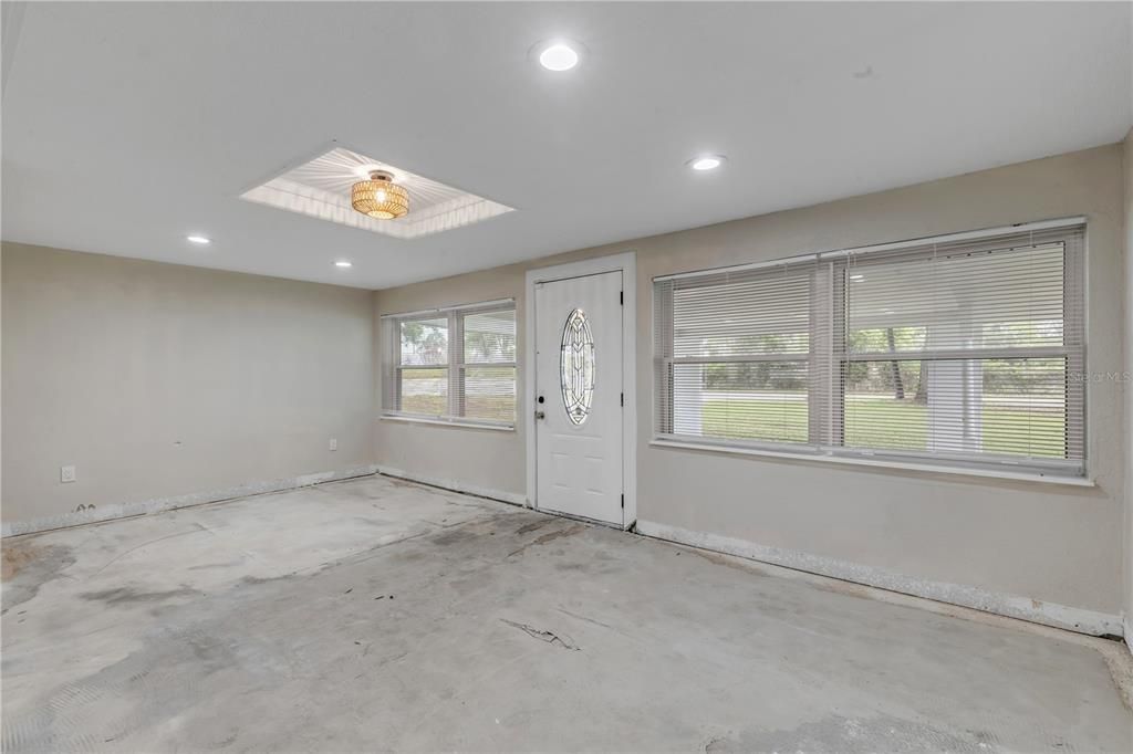 For Sale: $239,000 (3 beds, 2 baths, 1560 Square Feet)