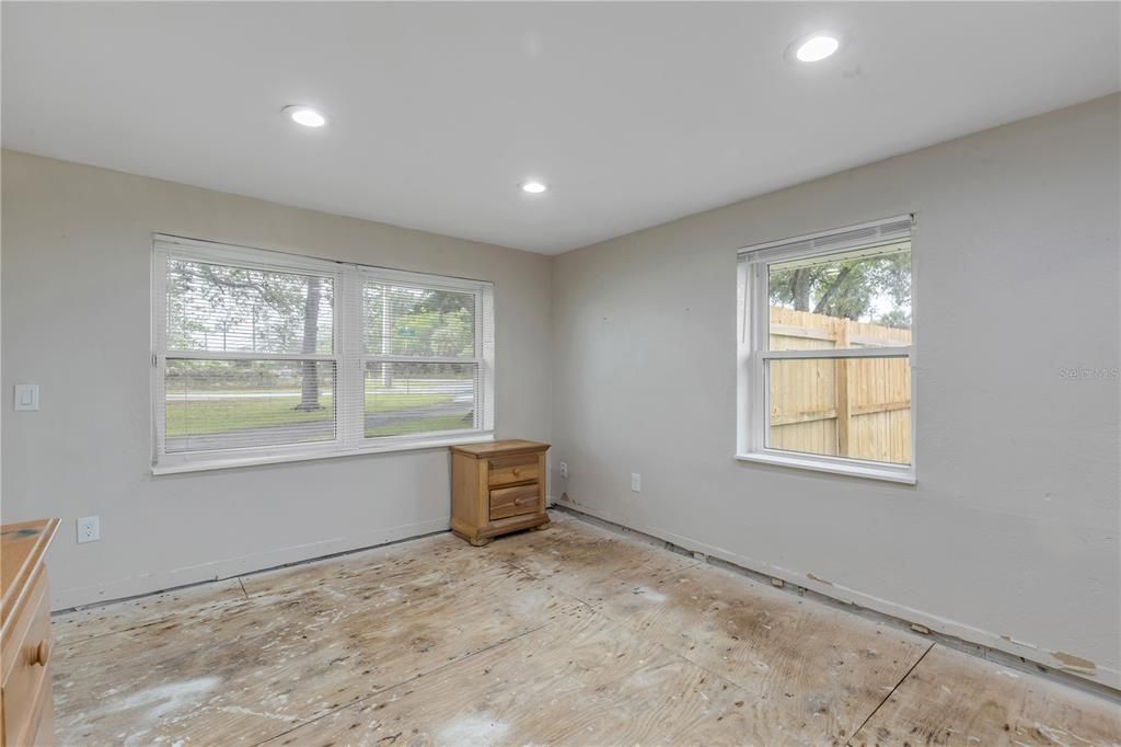 For Sale: $239,000 (3 beds, 2 baths, 1560 Square Feet)