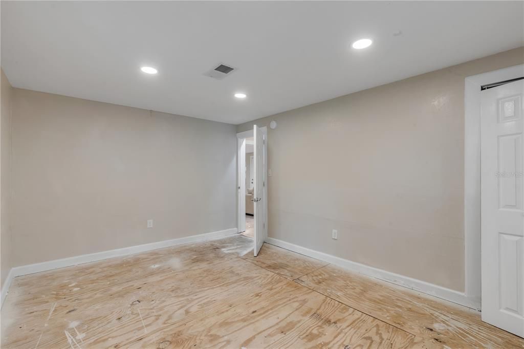 For Sale: $239,000 (3 beds, 2 baths, 1560 Square Feet)