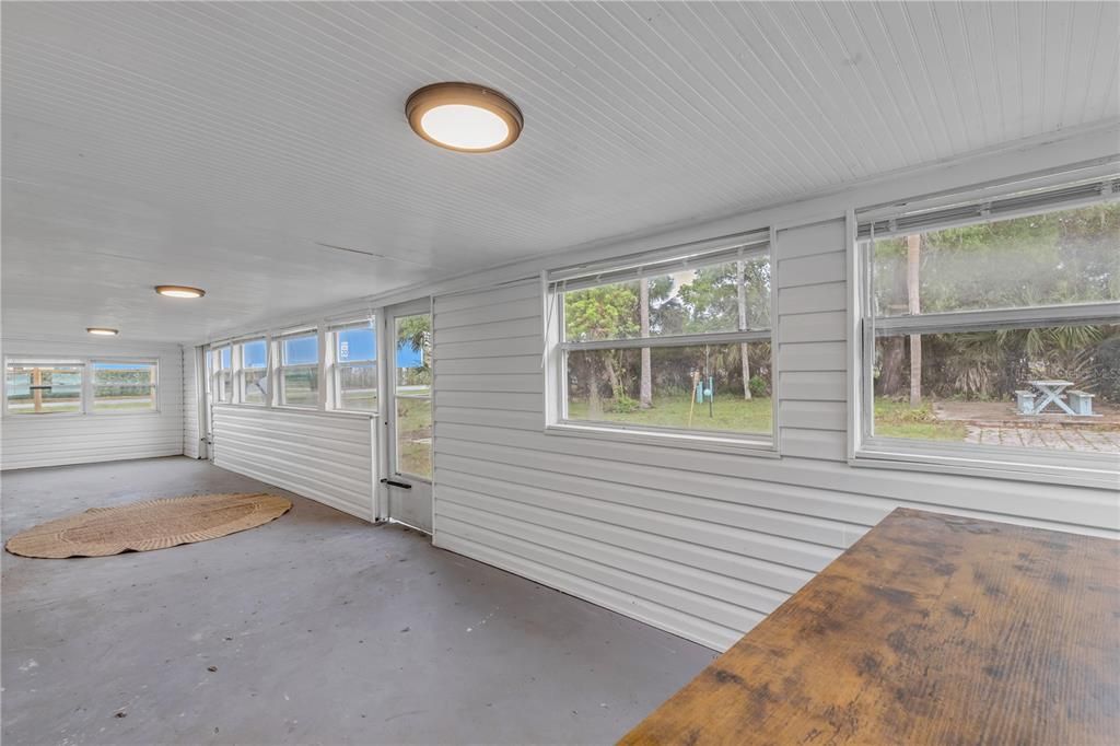 For Sale: $239,000 (3 beds, 2 baths, 1560 Square Feet)
