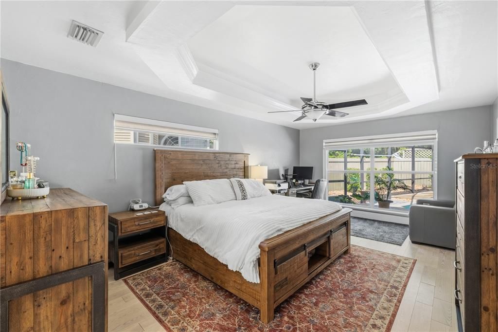 Activo con contrato: $635,000 (4 camas, 3 baños, 2273 Pies cuadrados)