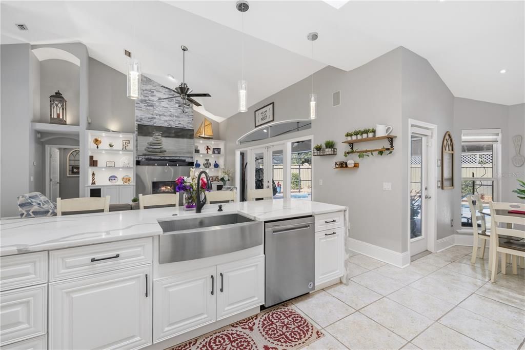 Activo con contrato: $635,000 (4 camas, 3 baños, 2273 Pies cuadrados)