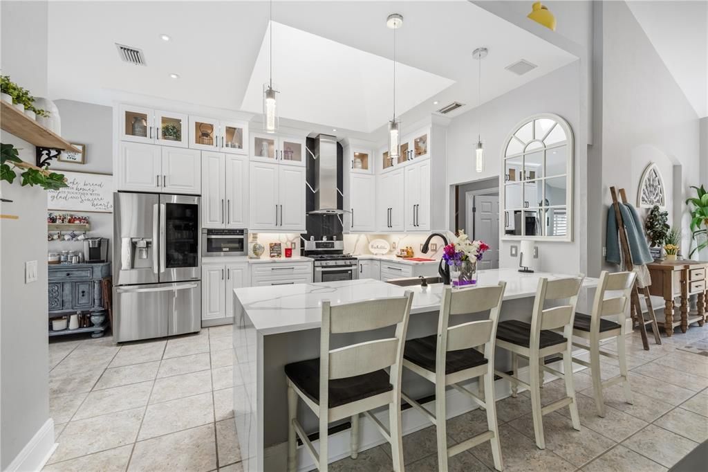 Activo con contrato: $635,000 (4 camas, 3 baños, 2273 Pies cuadrados)