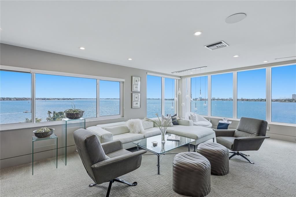 For Sale: $1,350,000 (2 beds, 2 baths, 1760 Square Feet)