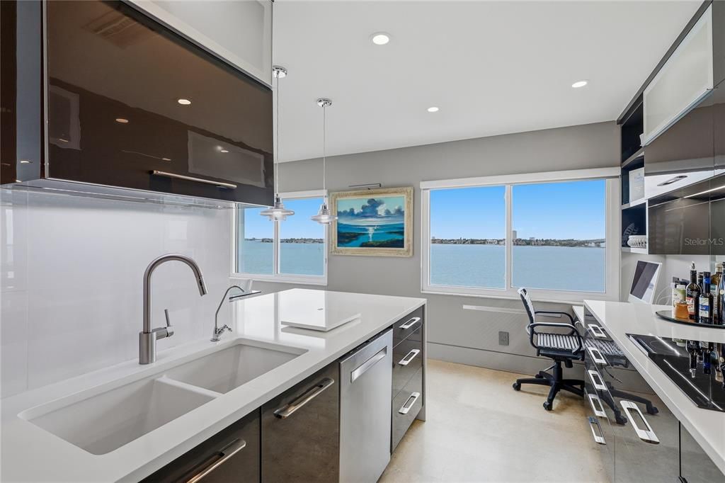 For Sale: $1,350,000 (2 beds, 2 baths, 1760 Square Feet)