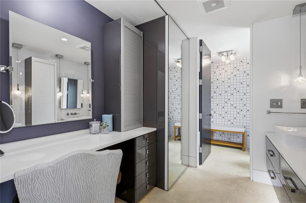 For Sale: $1,350,000 (2 beds, 2 baths, 1760 Square Feet)