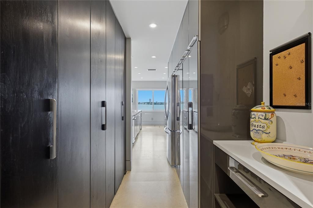 For Sale: $1,350,000 (2 beds, 2 baths, 1760 Square Feet)