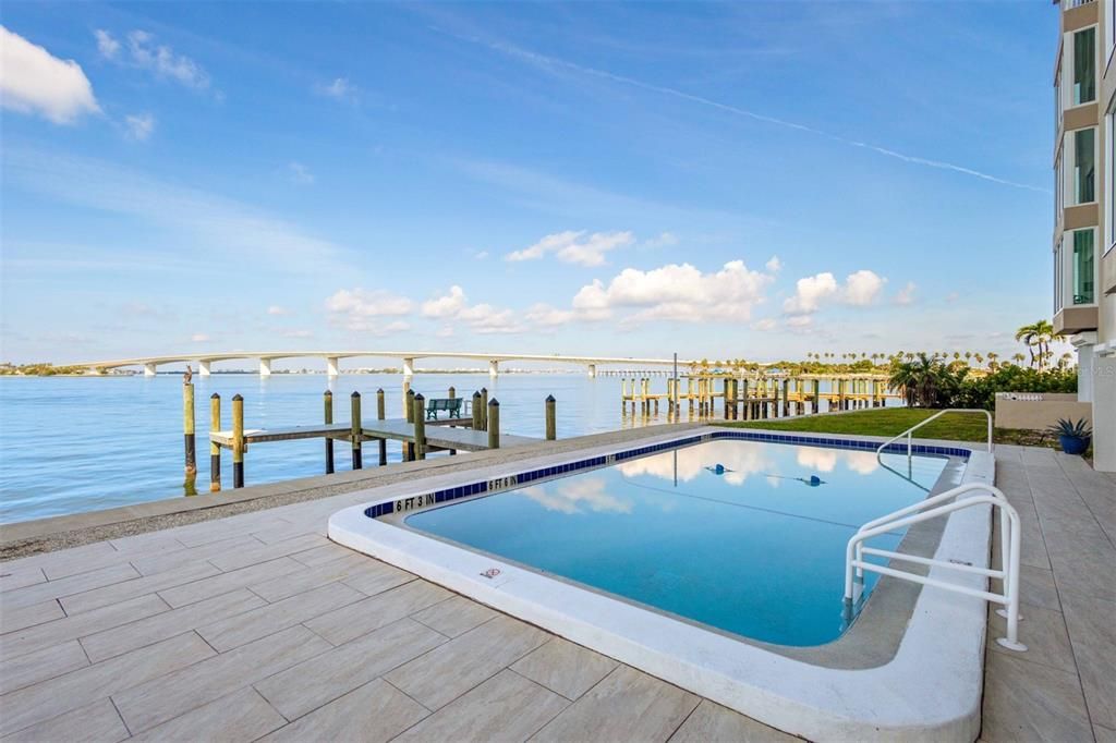 For Sale: $1,350,000 (2 beds, 2 baths, 1760 Square Feet)