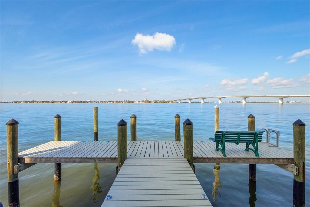 For Sale: $1,350,000 (2 beds, 2 baths, 1760 Square Feet)