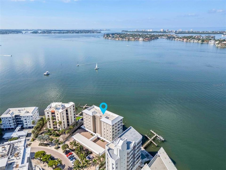 For Sale: $1,350,000 (2 beds, 2 baths, 1760 Square Feet)