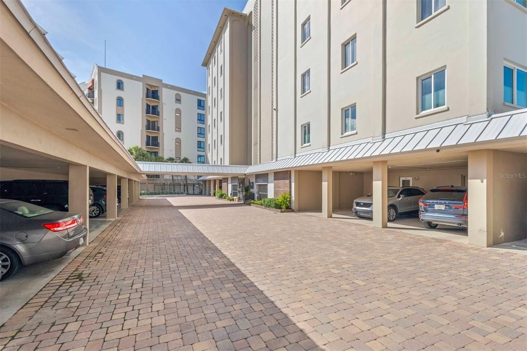 For Sale: $1,350,000 (2 beds, 2 baths, 1760 Square Feet)