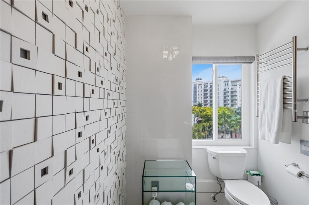 For Sale: $1,350,000 (2 beds, 2 baths, 1760 Square Feet)