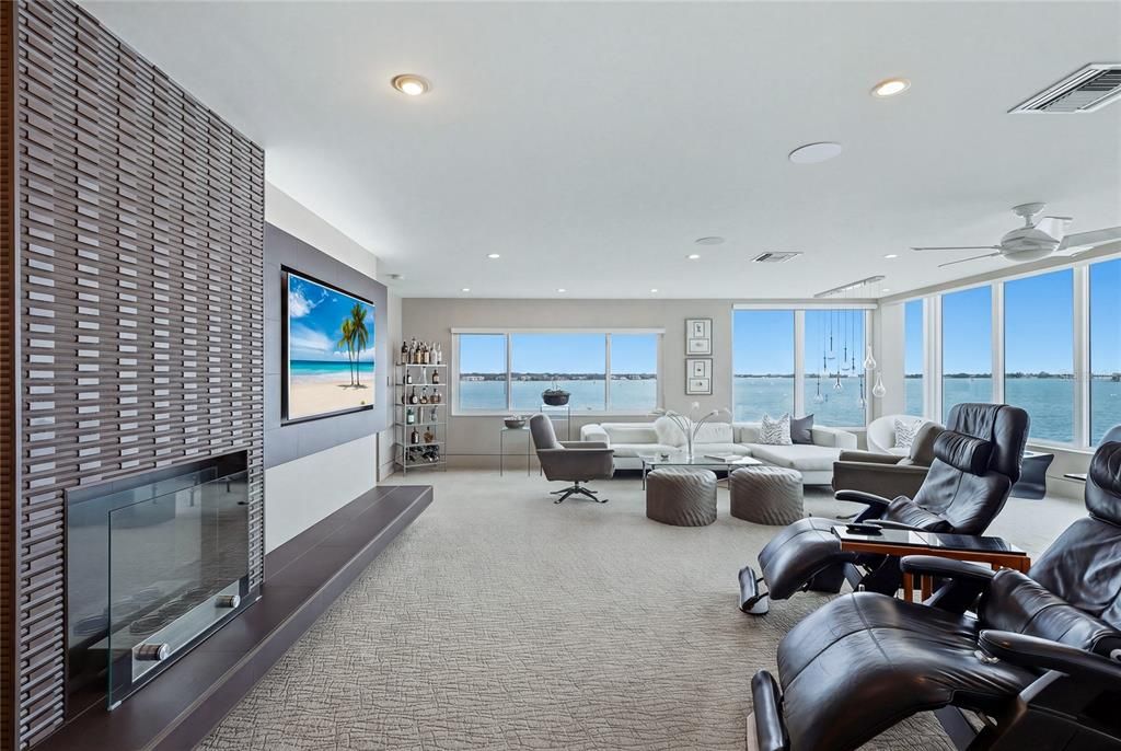 For Sale: $1,350,000 (2 beds, 2 baths, 1760 Square Feet)