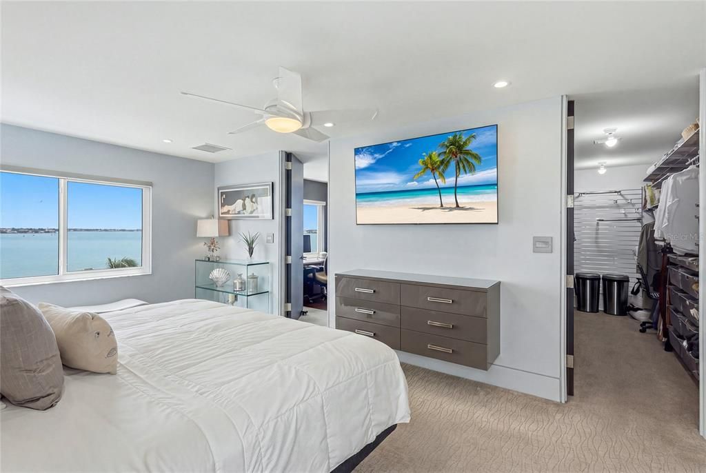 For Sale: $1,350,000 (2 beds, 2 baths, 1760 Square Feet)