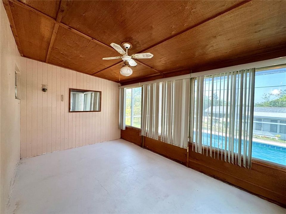 В аренду: $2,099 (3 спален, 2 ванн, 1370 Квадратных фут)