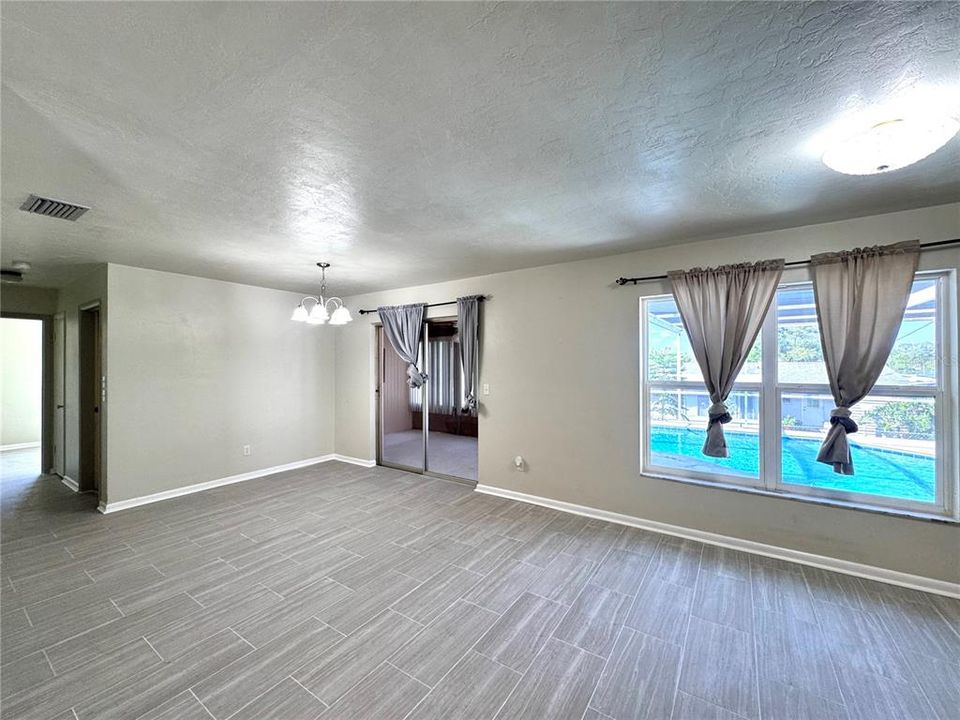 В аренду: $2,099 (3 спален, 2 ванн, 1370 Квадратных фут)