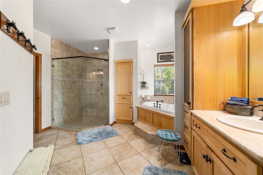 For Sale: $2,000,000 (3 beds, 3 baths, 2848 Square Feet)