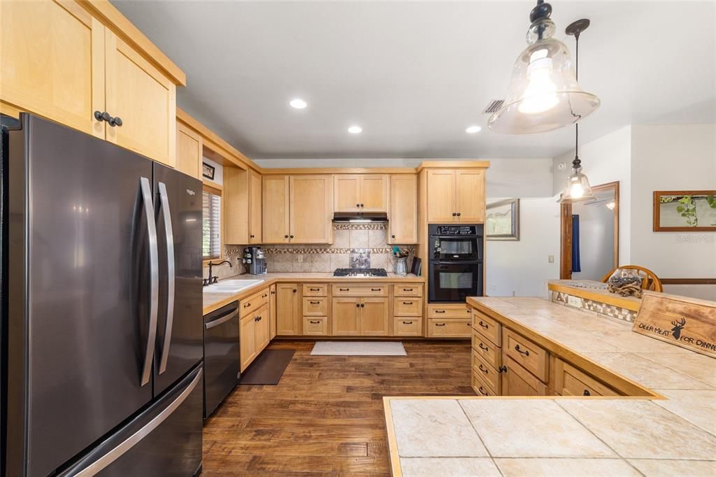 For Sale: $2,000,000 (3 beds, 3 baths, 2848 Square Feet)