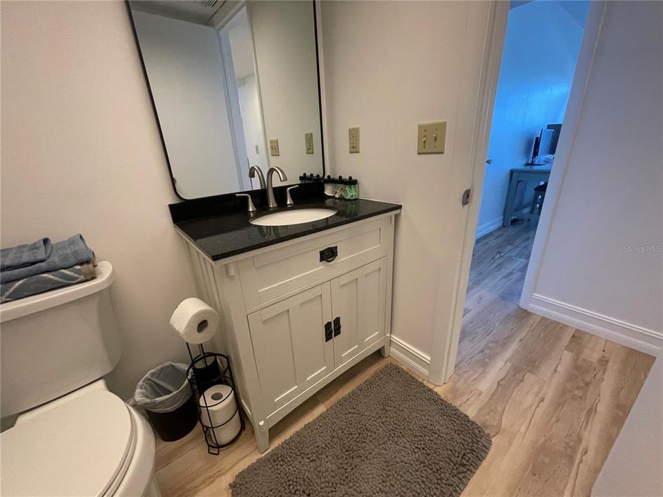 For Sale: $389,000 (2 beds, 2 baths, 1046 Square Feet)
