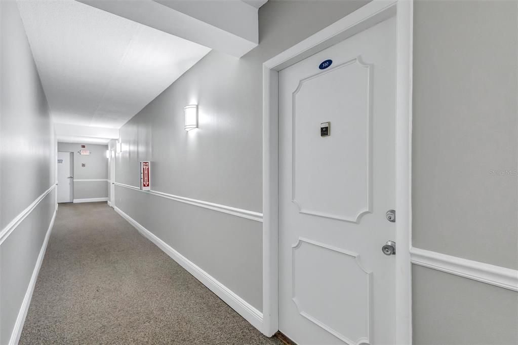 For Sale: $389,000 (2 beds, 2 baths, 1046 Square Feet)