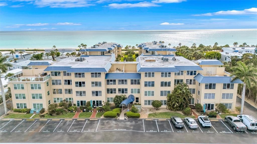 For Sale: $389,000 (2 beds, 2 baths, 1046 Square Feet)