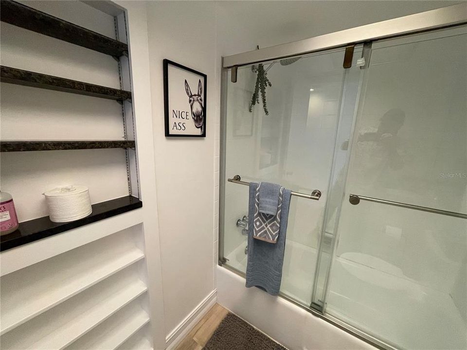 For Sale: $389,000 (2 beds, 2 baths, 1046 Square Feet)