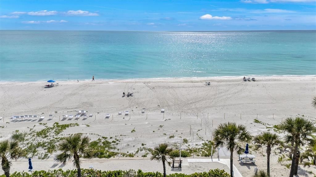 For Sale: $389,000 (2 beds, 2 baths, 1046 Square Feet)