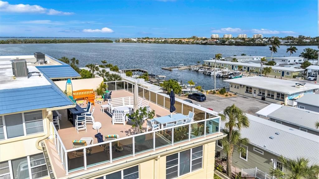 For Sale: $389,000 (2 beds, 2 baths, 1046 Square Feet)