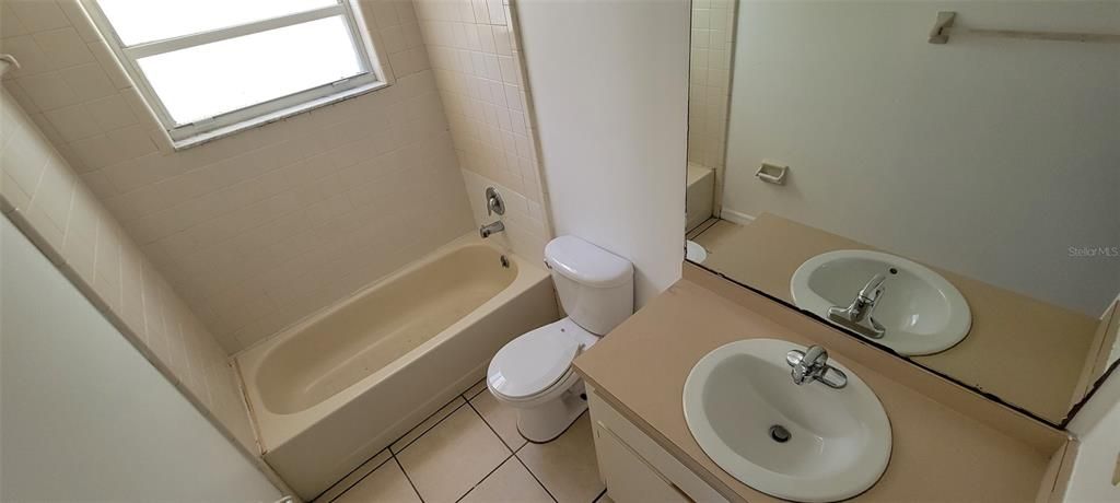 В аренду: $1,800 (3 спален, 2 ванн, 1134 Квадратных фут)