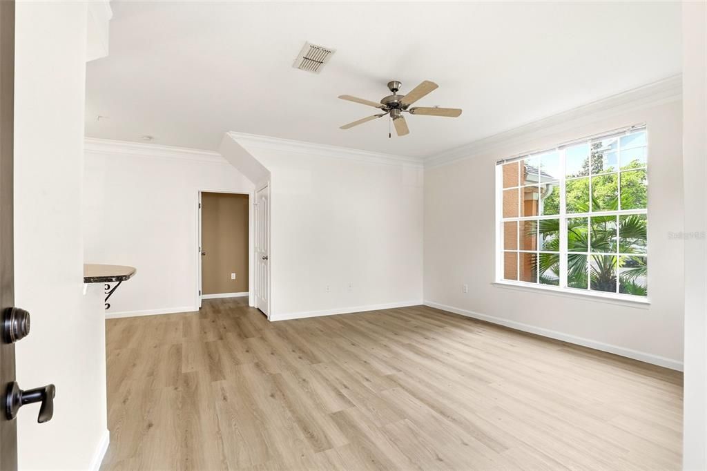 Active With Contract: $310,000 (3 beds, 2 baths, 1453 Square Feet)